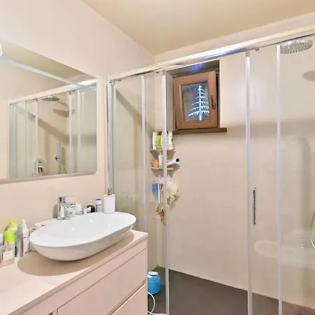 Casa vacanze Charming 3-bedroom In Courmayeur, Aosta Valley *