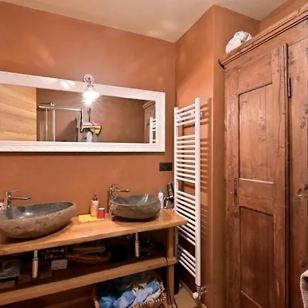 Charming 3-bedroom In Courmayeur, Aosta Valley *
